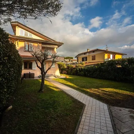 House Holiday Le Sorelle A Pochi Passi Dal Mare Holiday home *