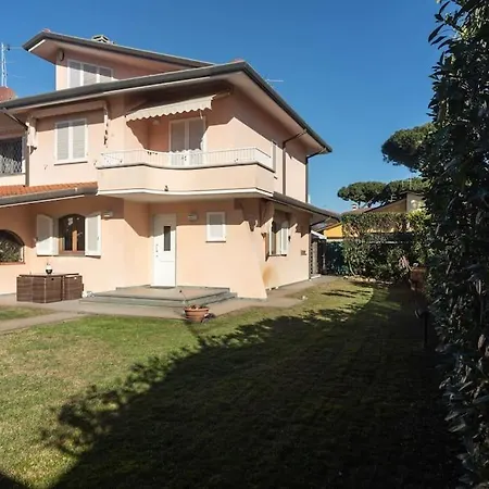House Holiday Le Sorelle A Pochi Passi Dal Mare * Lido di Camaiore