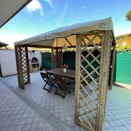 House Holiday Le Sorelle A Pochi Passi Dal Mare Holiday home Lido di Camaiore